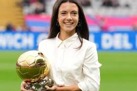 Aitana Bonmatí, tres veces ganadora del Balón de Oro, durante una de sus más recientes apariciones públicas.