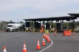 El cruce fronterizo por Eagle Pass registró en diciembre un aumento significativo en el tránsito de autos particulares, camiones comerciales y autobuses turísticos.
