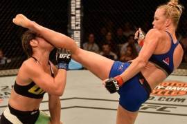 Así noqueó Holly Holm a Bethe Correia en UFC Singapur