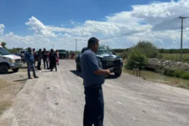 Elementos de Protección Civil, Bomberos, corporaciones policiacas y agentes investigadores acudieron al sitio para tomar conocimiento de los hechos y realizar las diligencias correspondientes en torno al fallecimiento.