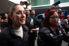 Aunque ya mayor en edad, expuso, la diputada Ifigenia Martínez tenía mucha ilusión de entregarle la banda presidencial. “Hasta siempre, Ifigenia”, agregó