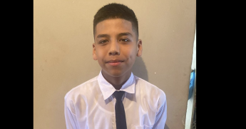 Francisco, estudiante de 14 años de la Secundaria General número 2 de Monclova, falleció tras permanecer hospitalizado varios días luego de sufrir un desvanecimiento dentro del plantel.