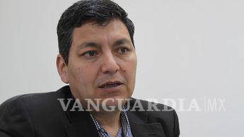 $!La Dirección de Notarías, a cargo de Enrique Flores, ha destituido a cuatro notarios por presuntas malas prácticas.