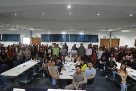 Durante el foro, jóvenes de diversas universidades participaron en mesas de trabajo donde compartieron sus propuestas para el desarrollo de Saltillo.