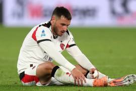 El delantero mexicano podría ver limitada su participación con Leão, Pulisic y Nkunku como titulares en el ataque.