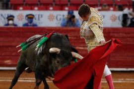 El torero mexicano Juan Pedro Llaguno cortó un oreja en su primer presentación este 2022 en la Plaza México.