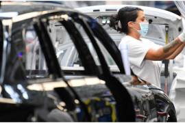 La venta de vehículos nuevos aumentaron el pasado mes 6.1 por ciento (cinco mil 259 unidades más) con respecto a septiembre