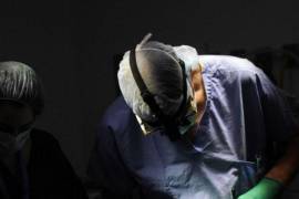 Especialistas advierten que las cirugías estéticas en adolescentes conllevan riesgos considerables debido a que sus cuerpos todavía están en desarrollo.