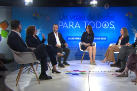 Especialistas de distintos sectores participaron en el foro “Un vaso de leche para todos...”, donde analizaron los desafíos y oportunidades de la industria láctea en México. FOTO: CORTESÍA