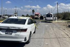 El hombre murió cuando era trasladado en una ambulancia hacia Saltillo.