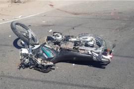 Las motocicletas suelen alcanzar altas velocidades rápidamente, lo que aumenta la gravedad de los accidentes; a velocidades elevadas, las posibilidades de sobrevivir a un impacto se reducen significativamente.