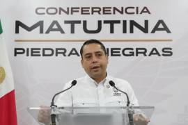 El secretario del Ayuntamiento de Piedras Negras, Daniel Aguilar, informó sobre la propuesta de seguro funerario para operadores de taxi.