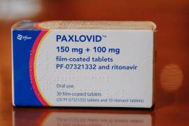 Nirmatrelvir/ritonavir es comercializado por Pfizer bajo el nombre de Paxlovid, es un medicamento que se utiliza en el tratamiento del COVID-19.