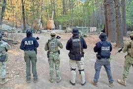 Aunque oficialmente se negó la participación de presuntos agentes estadounidenses en el operativo donde se desmantelaron seis narcolaboratorios en la sierra de Chihuahua, Riva Palacio asegura que en esa entidad hay “cooperación estatal” con Estados Unidos.