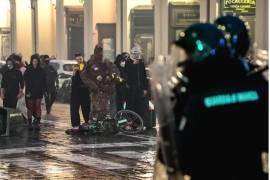 La violencia, que incluyó saqueos, incendios y enfrentamientos con las fuerzas de seguridad, elevó la presión sobre el Gobierno de Giorgia Meloni.
