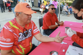 Personal médico realizó pruebas rápidas a asistentes durante la jornada “Ruta por la Salud” en la Ruta Recreativa.