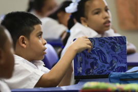 Aunque inicialmente se planteó la posibilidad de adelantar el cierre del ciclo escolar por las altas temperaturas, la Secretaría de Educación mantuvo sin cambios el calendario oficial de 185 días.