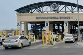 Transportistas advierten que las tarifas elevadas afectan la operación y competitividad de las unidades que cruzan por esta frontera.