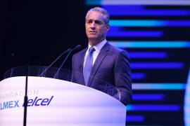 Slim Domit dijo que los jóvenes tienen la capacidad para navegar lejos y alcanzar grandes metas, lo que requiere de educación, carácter, rumbo, liderazgo y de rodearse de gente con talento. FOTO: