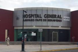Paramédicos encontraron a la víctima inconsciente y con severas lesiones en la cabeza, por lo que fue trasladada de urgencia al Hospital General Amparo Pape de Benavides, donde recibe atención especializada.
