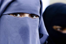 Avalan prohibición del uso del burka y el niqab en Bélgica