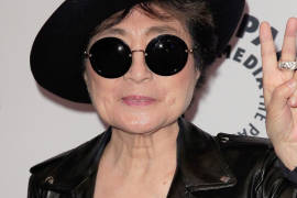 Yoko Ono invita a latinas a compartir historias de violencia