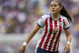 Norma Palafox es 'la más deseada', fanático le regala flores en el partido