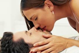 Cuidado con los besos, pueden contagiar graves enfermedades: IMSS