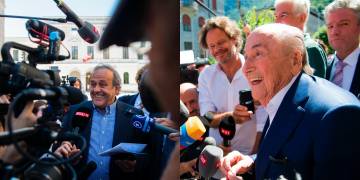 Los expresidentes de la FIFA, Joseph Blatter (d) y el de la UEFA, Michel Platini (i).