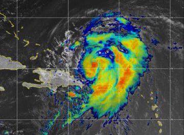 Huracán ‘Ernesto’ provoca daños catastróficos en Puerto Rico, como aguaceros, apagones e inundaciones.