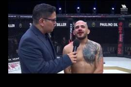 Paulino “Cuate” Siller celebra tras derrotar a Jorge Calvo y conquistar el campeonato mosca de LUX Fighting League