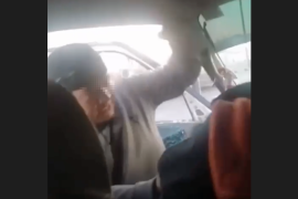 Un vídeo viral muestra un altercado entre conductores en el bulevar Fundadores, desencadenando una investigación legal.