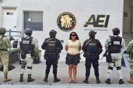 La mujer fue detenida en un operativo en el que participaron elementos de la Guardia Nacional, Fuerza Civil y la Defensa.