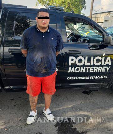 Caen cuatro jóvenes en posesión de drogas en el centro de Monterrey