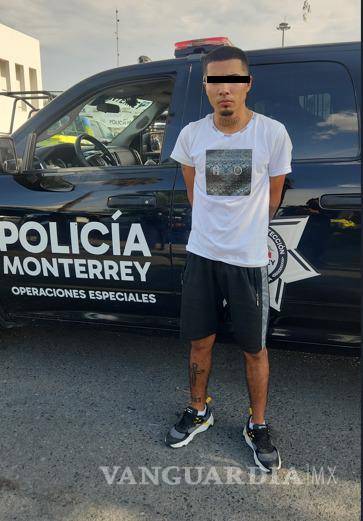 Caen cuatro jóvenes en posesión de drogas en el centro de Monterrey