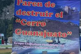 Vecinos de Ramos Arizpe y Saltillo realizaron una manifestación en el Cerro Guanajuato para denunciar la destrucción del área derivada de la extracción de piedra y la posible construcción de un edificio.