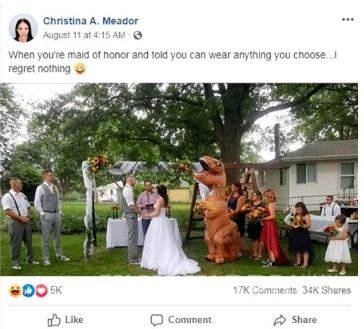 $!Conoce a la 'tiranodama de honor' que esta 'afortunada' novia tuvo en su boda (VIDEO)
