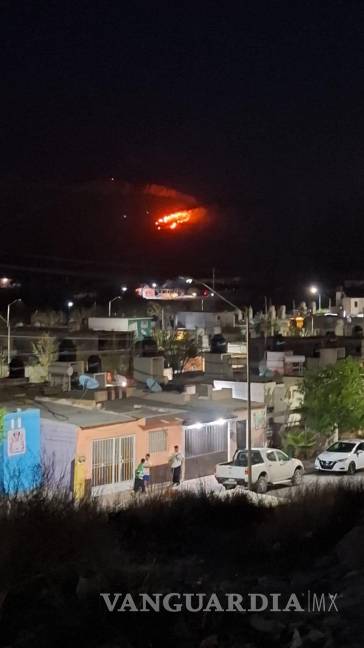 Se incendian cerros al poniente del Saltillo