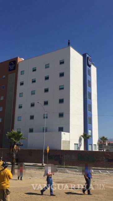 $!¡Terrible suicidio!, mujer se mató lanzándose desde la azotea de un hotel de 7 pisos en Tijuana (video)