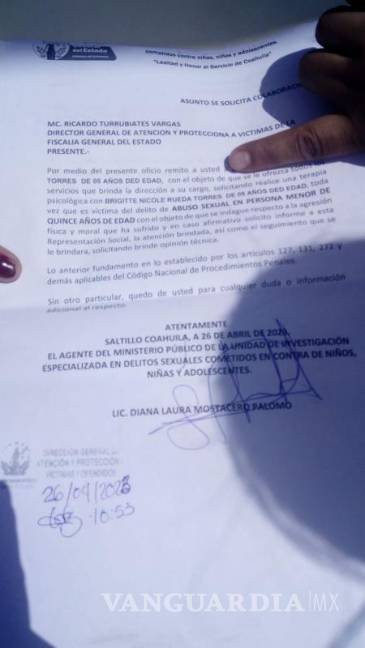 $!Agregan que, de acuerdo con señalamientos de las afectadas, la maestra se dedicaba a realizar actos imprudentes dentro de las aulas que atentaban contra los derechos de la infancia.