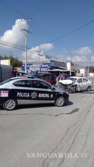 $!Acaba persecución en choque en la colonia Tierra y Libertad, en Saltillo