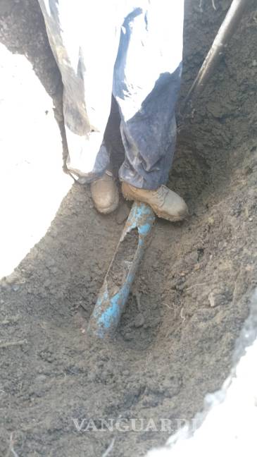 Saltillo: Fuga de agua rompe pavimento; tarda más de una hora en ser atendida