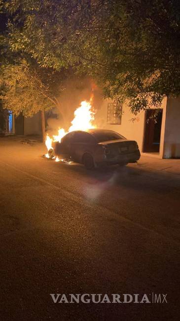 $!El incendio fue generado luego de que Fernando llegó a su casa tras realizar la transmisión de un programa de crítica política que tiene en su canal virtual.