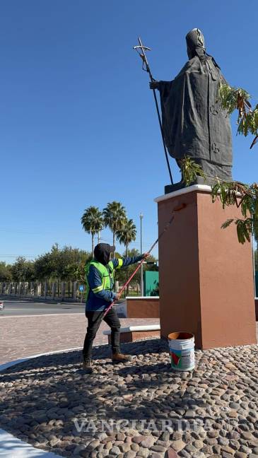 $!El equipo de Mantenimiento Urbano ejecutó los trabajos dentro del Programa Anual de Mantenimiento a Monumentos.