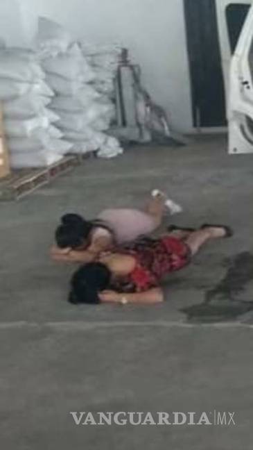 $!Cuatro mujeres, presuntas huachicoleras, atacan a militares en Veracruz y son detenidas
