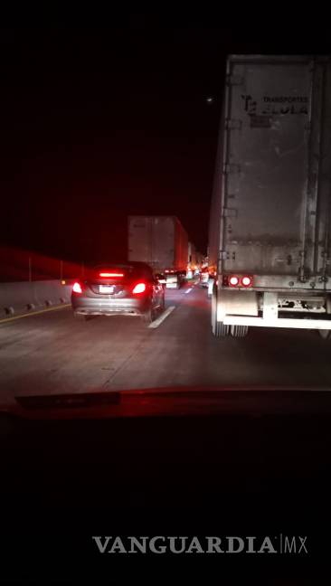 $!Reportan tráfico lento en autopista de cuota Monterrey-Saltillo