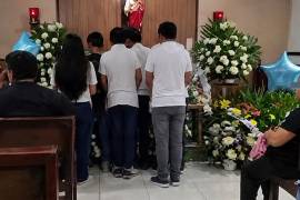 Familiares y amigos despidieron a Dylan Santiago, menor de 12 años que falleció tras permanecer hospitalizado.