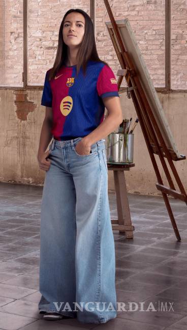 $!Aitana Bonmatí fue elegida para portar la nueva camiseta de la temporada 2024/25 del FC Barcelona.