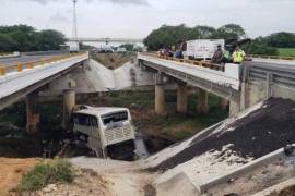 El incidente ocurrió en la carretera entre La Tinaja y Acayucán; los lesionados fueron trasladados a hospitales para recibir atención médica