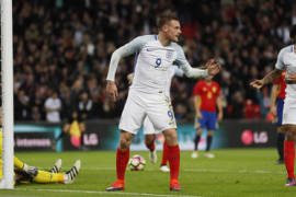 El increíble festejo de Jamie Vardy en el gol ante España (video)